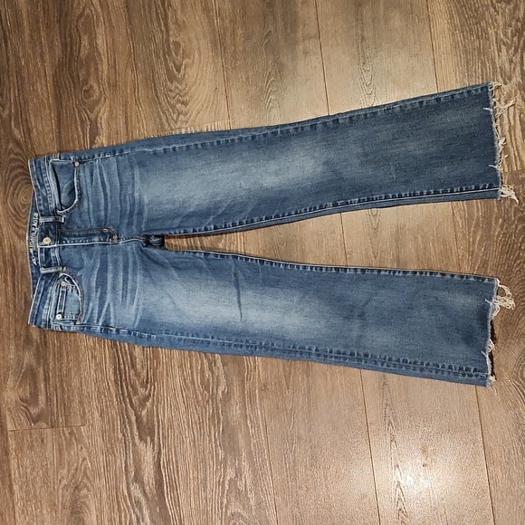 ❤️ AMERICAN EAGLE HIGH RISE CROP FLARE JEANS, 8 (29) - Picture 1 of 5